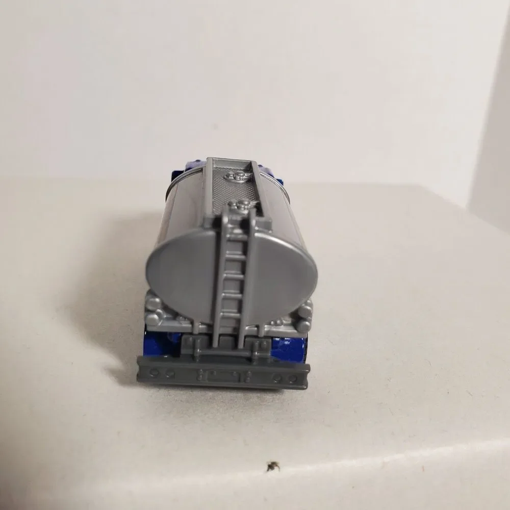 Airport Gas Tanker Diecast Toy Truck Blue Silver Fuel Tanker Miniature‎ Car